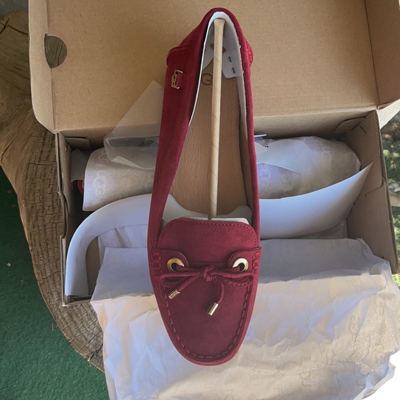 UGG Eevon Moccasin - Picture 5 of 7